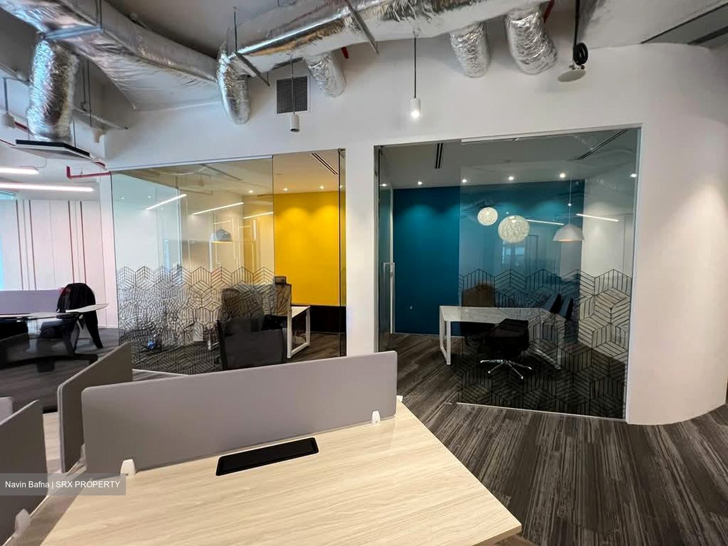 PLUS (D1), Office #567447261